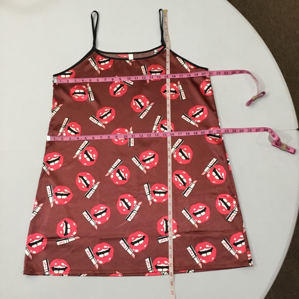 Lips & Lipstick Night Dress Nightgown Nightie PJs New without tag - Picture 9 of 9